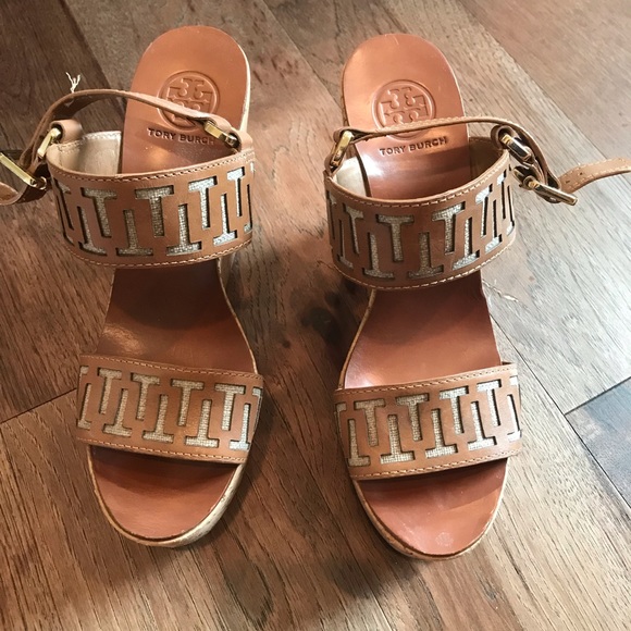 Tory Burch perforated cork wedges - Picture 1 of 5
